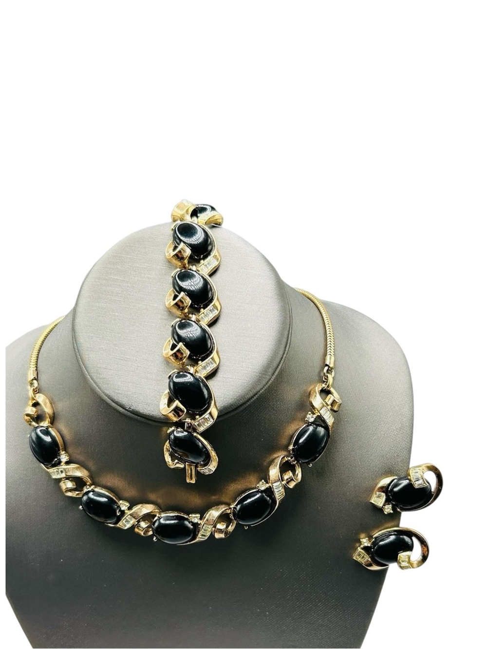 Vintage Trifari Parure Black Lucite Cabochon & Baguette Rhinestones Caravan